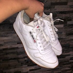 Classic REEBOK Sneaker